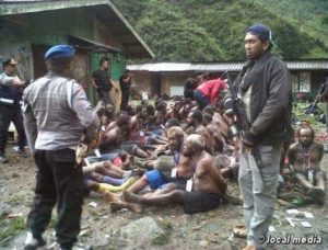 Cresce la repressione militare: Papuasi in fuga