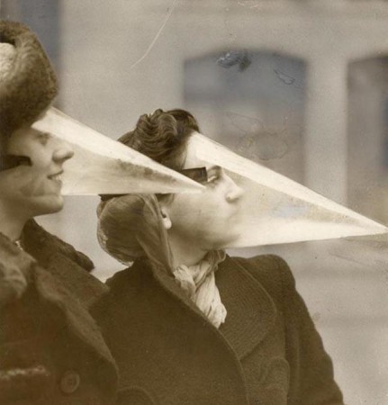 "Face Cones": a fashionable way to protect oneself during snowstorms (1939)