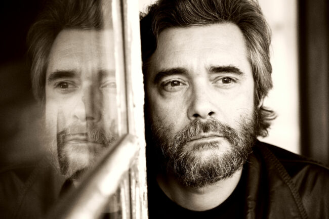 Quattro chiacchiere con Max Manfredi rischiarati dalla luna persa…