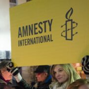 Condanna di Amnesty International contro i crimini di guerra di Kiev
