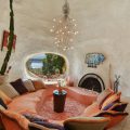 La casa dei Flintstones esiste davvero ed è in vendita 2