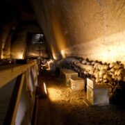 Cimitero delle Fontanelle di Napoli
