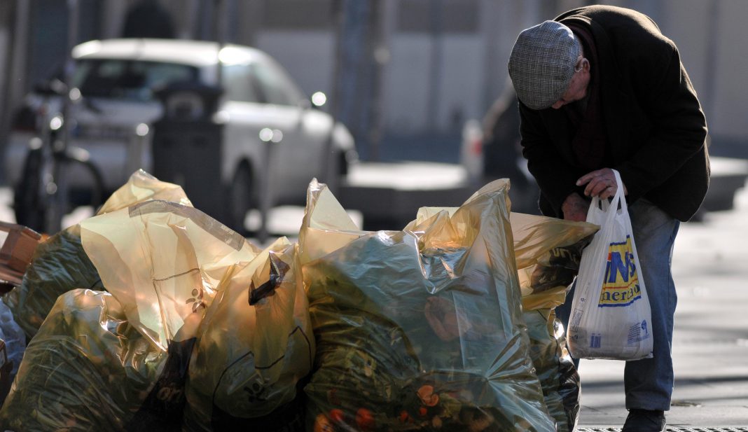 Povertà assoluta in Italia: 4,5 milioni di persone Povertà assoluta in Italia: 4,5 milioni di persone