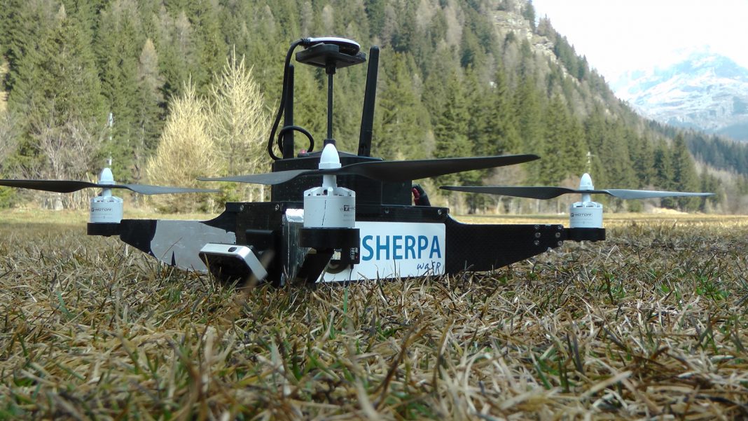 Droni, robot e soccorritori insieme in una nuova tecnologia europea nata per i salvataggi ad alte quote: il suo nome è SHERPA Droni, robot e soccorritori insieme in una nuova tecnologia europea nata per i salvataggi ad alte quote: il suo nome è SHERPA