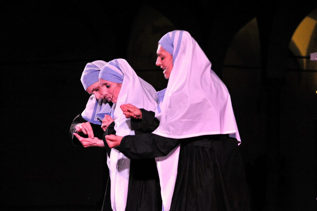 IL SEGRETO DI MADRE TERESA dal 19 aprile per DonneTeatroDiritti al PACTA SALONE regia Luca Cairati IL SEGRETO DI MADRE TERESA dal 19 aprile per DonneTeatroDiritti al PACTA SALONE regia Luca Cairati