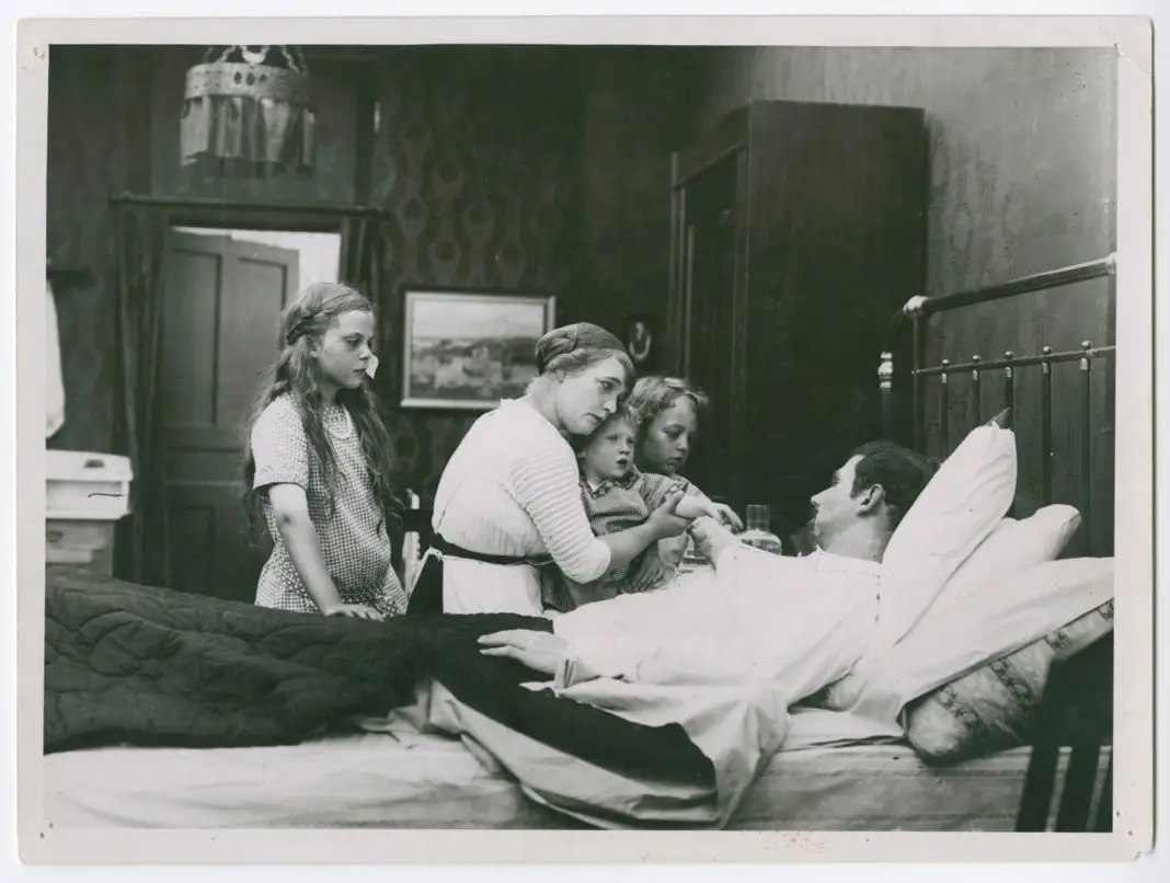 Apertura SEEYOUSOUND International Music Film Festival. INGEBORG HOLM musicato da Corrado Nuccini, Enrico Gabrielli e IOSONOUNCANE Apertura SEEYOUSOUND International Music Film Festival. INGEBORG HOLM musicato da Corrado Nuccini, Enrico Gabrielli e IOSONOUNCANE