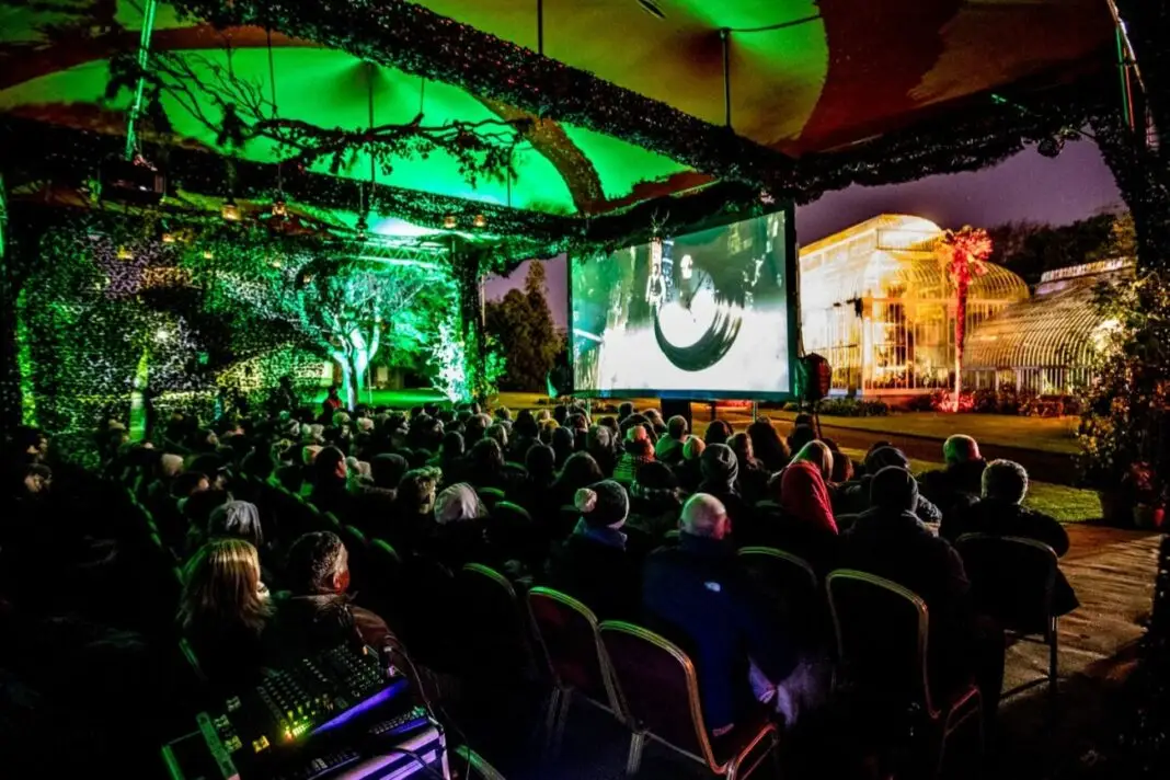 Il Bram Stoker Festival del 125° anniversario ancora più bello con la straordinaria installazione BOREALIS! Il Bram Stoker Festival del 125° anniversario ancora più bello con la straordinaria installazione BOREALIS!