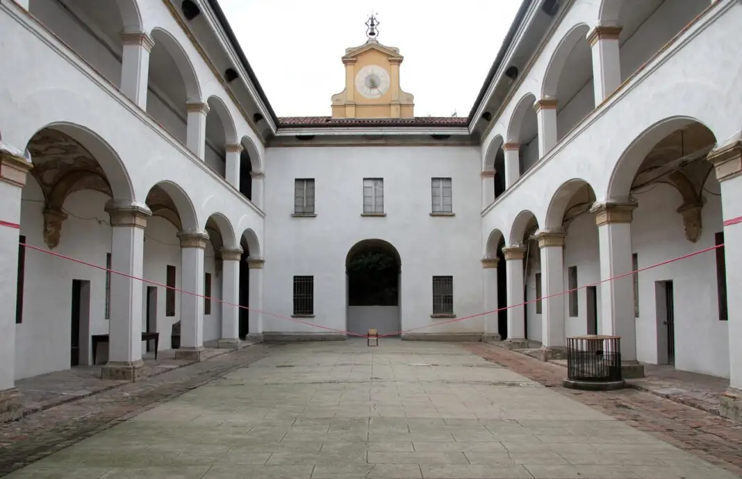 NEW ENTRIES. 21 ottobre – 8 dicembre 2024. Fondazione Collegio Artistico Venturoli, Bologna NEW ENTRIES. 21 ottobre – 8 dicembre 2024. Fondazione Collegio Artistico Venturoli, Bologna
